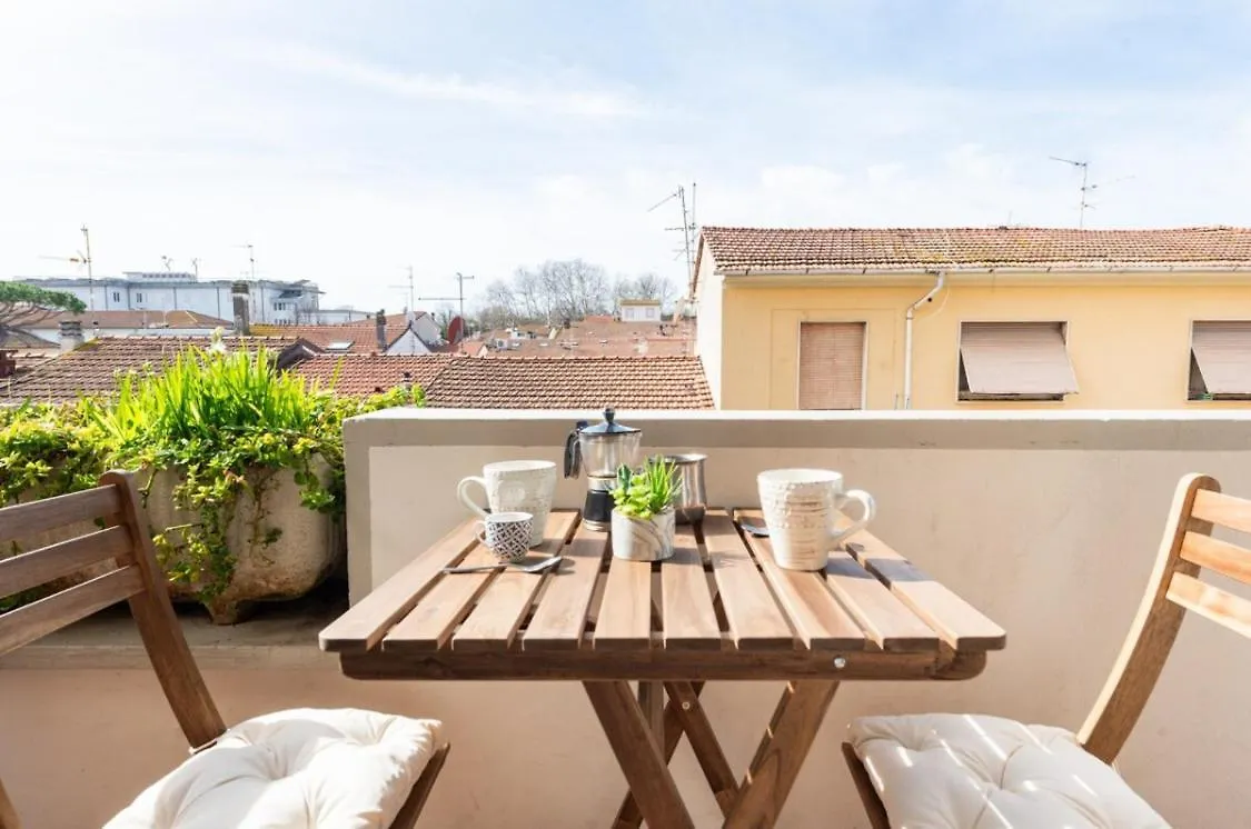 Apartment Seaside Apt Private Parking And Near The Beach Viareggio